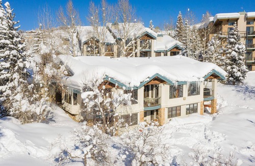 Steamboat Springs Condo | VAL03 | Nicely Updated Condo | Private Hot Tub | Mtn Views | Winter Shuttle