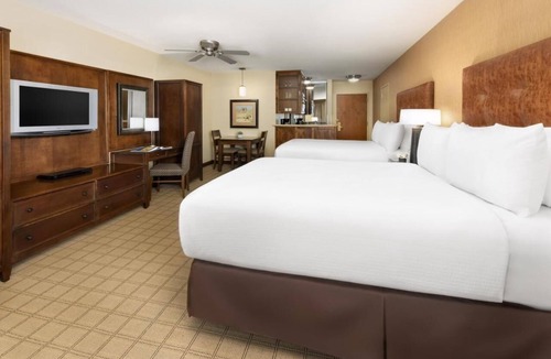 Mount Crested Butte Hotel | Valley View Double Queen: Mountain Serenity & Pool Access in Crested Butte