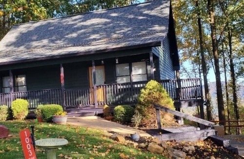 Walnut Mountain Cabin | Views - Updated Cabin on Walnut Mountain- Pet Friendly