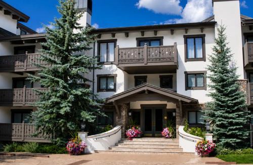 Vail Apartment | Villa Cortina Condo Steps to Gondola
