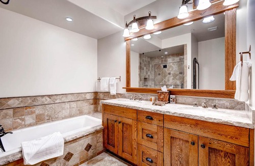 Village Walk Apartment | Village Walk 59