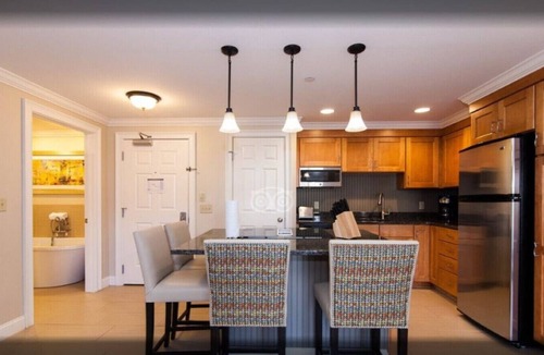 Lincoln Condo | Visit the beautiful Northeast scenery in this Studio Apt with resort amenities