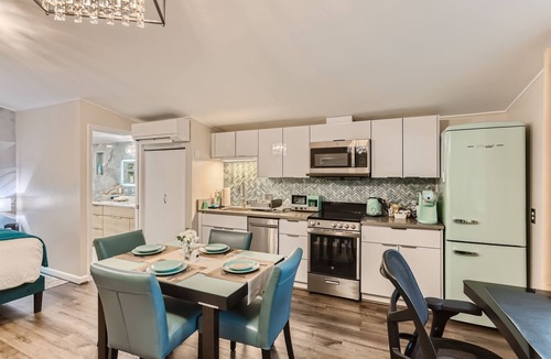Northwest Bellevue Apartment | Vita Bella Luxury Studio 1king bed 1 sofabed
