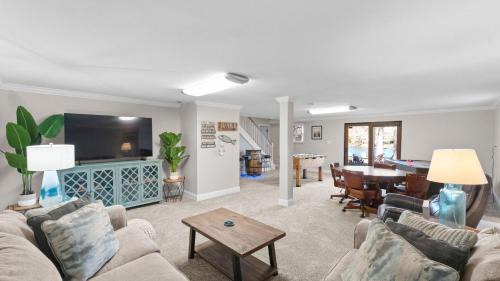 Sherrills Ford House | Waking Up Norman by AvantStay