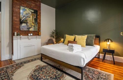 Covington House | Walk to Downtown, Bars, Stadiums - Perfect for 4!