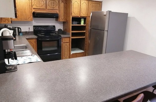 Shoreline House | Walk to Light Rail Station - Cozy Home w/AC
