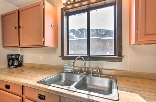 Red River Apartment | Walk to Main St & Riverfront Trail: Mtn-view Condo