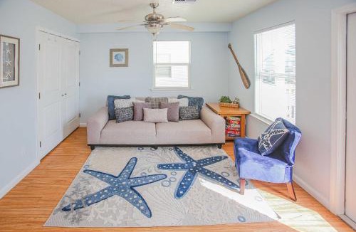 Surfside Beach House | Walk to Shore & Eats: Surfside Beach Gem w/Deck