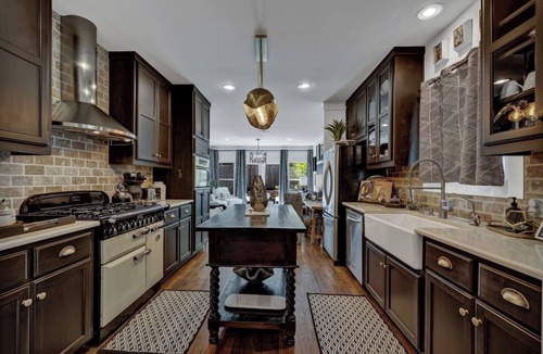 South River City House | Walk to SOCO | Austin Luxury | Hot Tub | Fire Pit