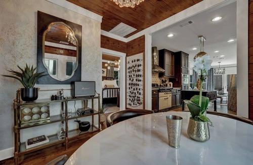 South River City House | Walk to SOCO | Austin Luxury | Hot Tub | Fire Pit
