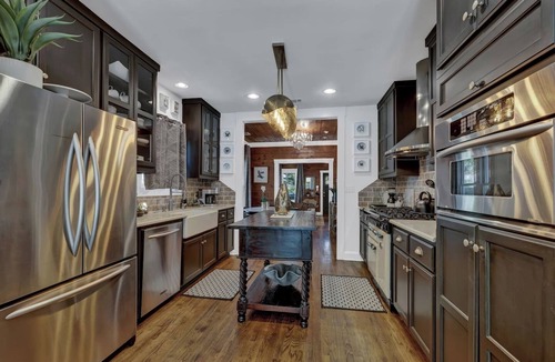 South River City House | Walk to SOCO | Austin Luxury | Hot Tub | Fire Pit
