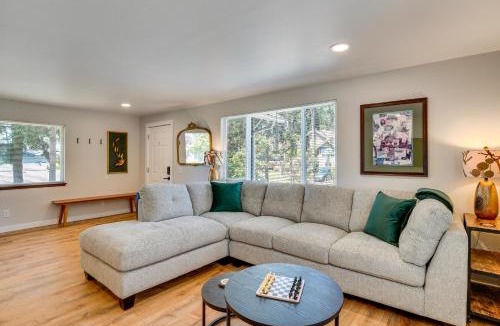 Fort Lewis House | Walk to Spanaway Lake: Chic Home w/Rooftop Deck!