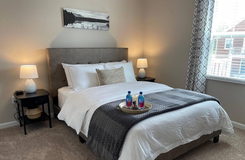 Westerville Apartment | *Walk To The Park*2BR*Washer+Dryer*Pool*Gym
