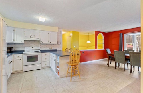 Rumford Center House | Walk to the slopes from this BMOM 3 bedroom.