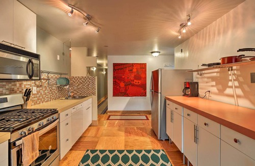 South Addition Condo | Walk to Town & Coast: Anchorage Condo w/Fireplace