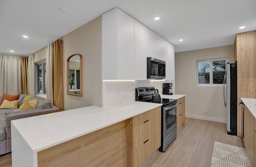 Wilton Manors House | Walk to Wilton Dr Waterfront Home