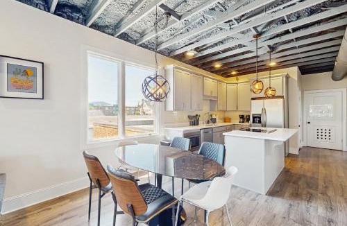 Northside House | Walkable Gem! Dtwn Chattanooga Base w/Balcony