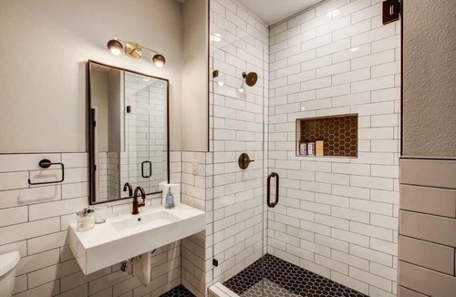 Berkeley Apartment | Walkable Urban Tennyson St Apt - Steps to Eats