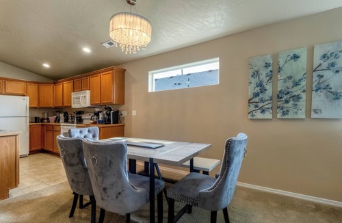 College Place House | Walla Walla Wine Country Home, Converted Game Room, Sleeps 8, Dogs Welcome