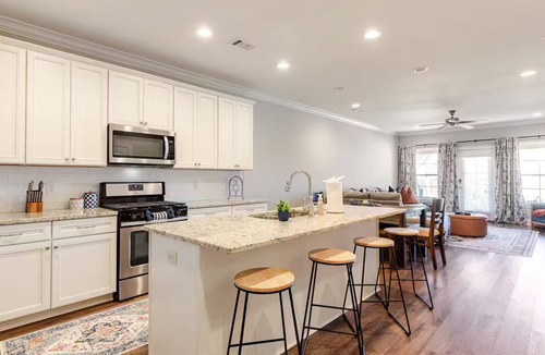 Auburn House | War Eagle Landing