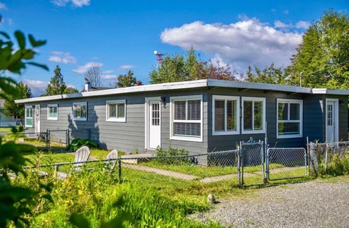 Government Hill Villa | Warm 3B w/Yard | 2 min to Downtown