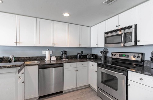 Downtown Myrtle Beach Condo | Watch dolphins from balcony - 10 people - access to everything! 3bd/3bth
