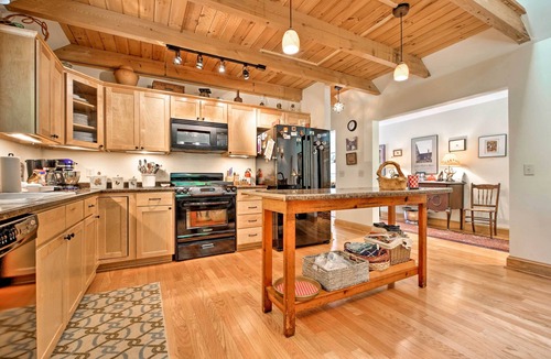 Great Pond Cottage | Waterfront Great Pond Cottage w/Hot Tub & Deck!