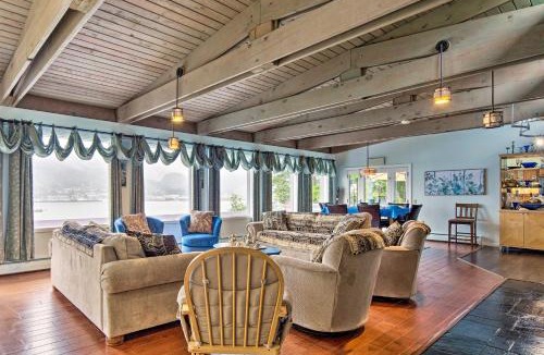 West Juneau House | Waterfront House w/Glacial Views - Near Downtown!