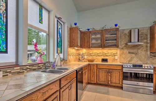 West Juneau Cottage | Waterfront House w/Glacial Views - Near Downtown!