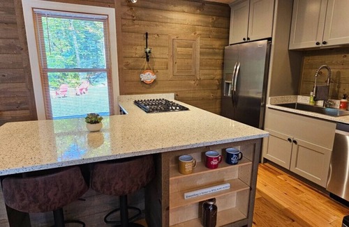 Greenville Cabin | *Waterfront*Lake Access*Snowmobile*ATV