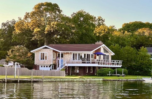 Hampton Bays House | Waterfront | Minutes to US Open| Private Water Access