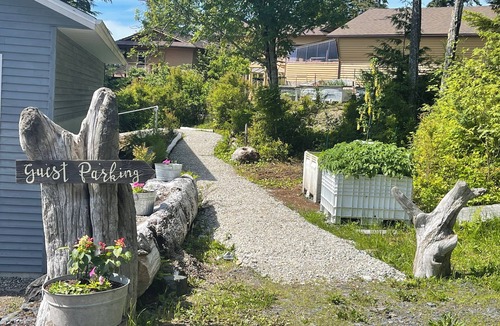 Ketchikan House | Waterfront Seaglass Getaway