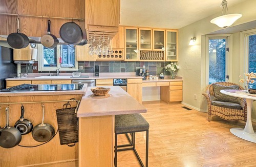 Seldovia House | Waterfront Seldovia Bay Home: Walk to Trails!