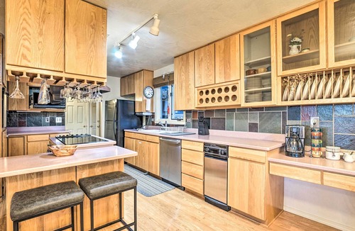 Seldovia House | Waterfront Seldovia Bay Home: Walk to Trails!