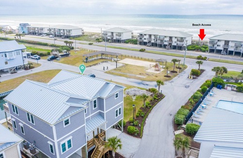 Topsail Beach House | Waterfront*Steps to beach*Boat Launch*Kayaks*Pools