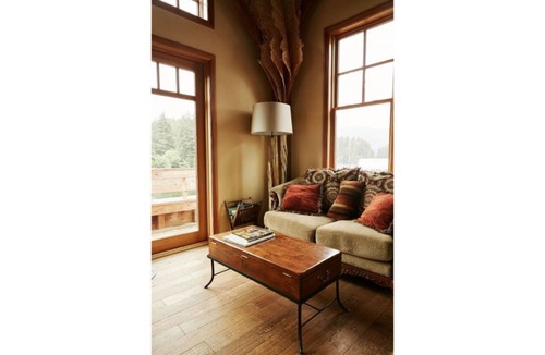 Seldovia House | WATERFRONT SUITE RENTAL