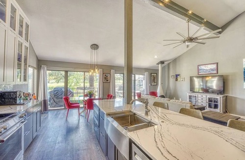 Horseshoe Bay House | Waterfront townhome on Lake LBJ in Horseshoe Bay w/day docking.