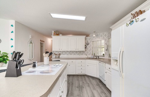 Weeki Wachee Gardens House | Waterfront Weeki Wachee Home w/Fire Pit!