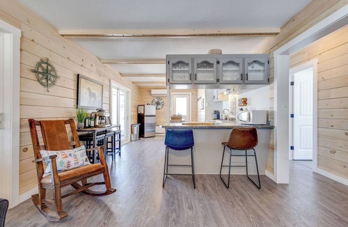 Alberton Cottage | Waterfront with access, 3BR,Sauna & Hot Tub