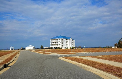 Roper Hotel | Waterside Resort