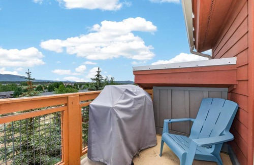 Fraser Apartment | Waterside West D301