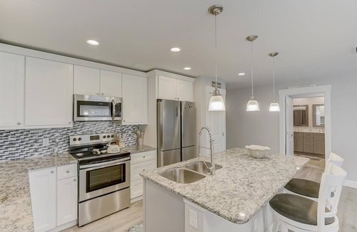 Oakland Hills House | WaterView 176B Sunny Vacation home 3 bdr, 2 ba Close to Gulf, Beaches