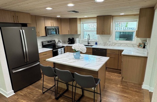 Weeki Wachee Gardens House | Weeki Wachee Main River Kayaks Private Stairs Large Yard Manatees