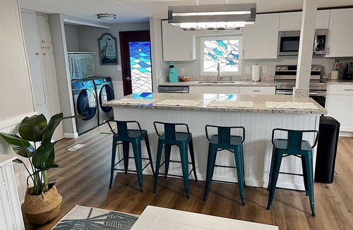 Weeki Wachee Gardens House | Weeki Wachee River | Clear Kayak | Waterfront
