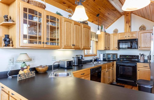 Blowing Rock House | Welcome Home - Great View, Hot Tub, Foosball Table, Fire Pit, 15 minutes to Boone!