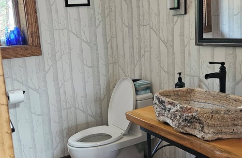 Grantham House | Welcome to Chez Bandito! Cozy 3-bedroom house in tranquil Grantham.
