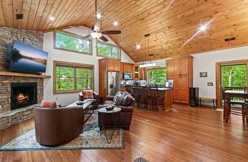Boone Cabin | Welcome to Padre`s Mountain Paradise!