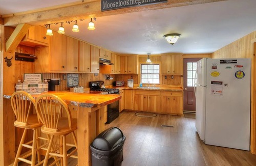 Rangeley Plantation House | Welcoming 3-bedroom house in Rangeley perfect for affordable, family getaway