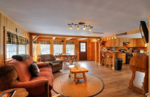 Rangeley Plantation House | Welcoming 3-bedroom house in Rangeley perfect for affordable, family getaway
