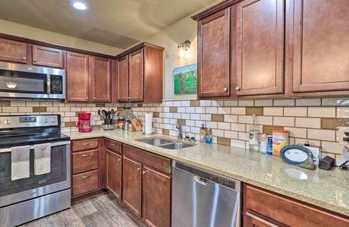 Tow House | Welcoming Tow Home ~ 1 Mi to Lake Buchanan!